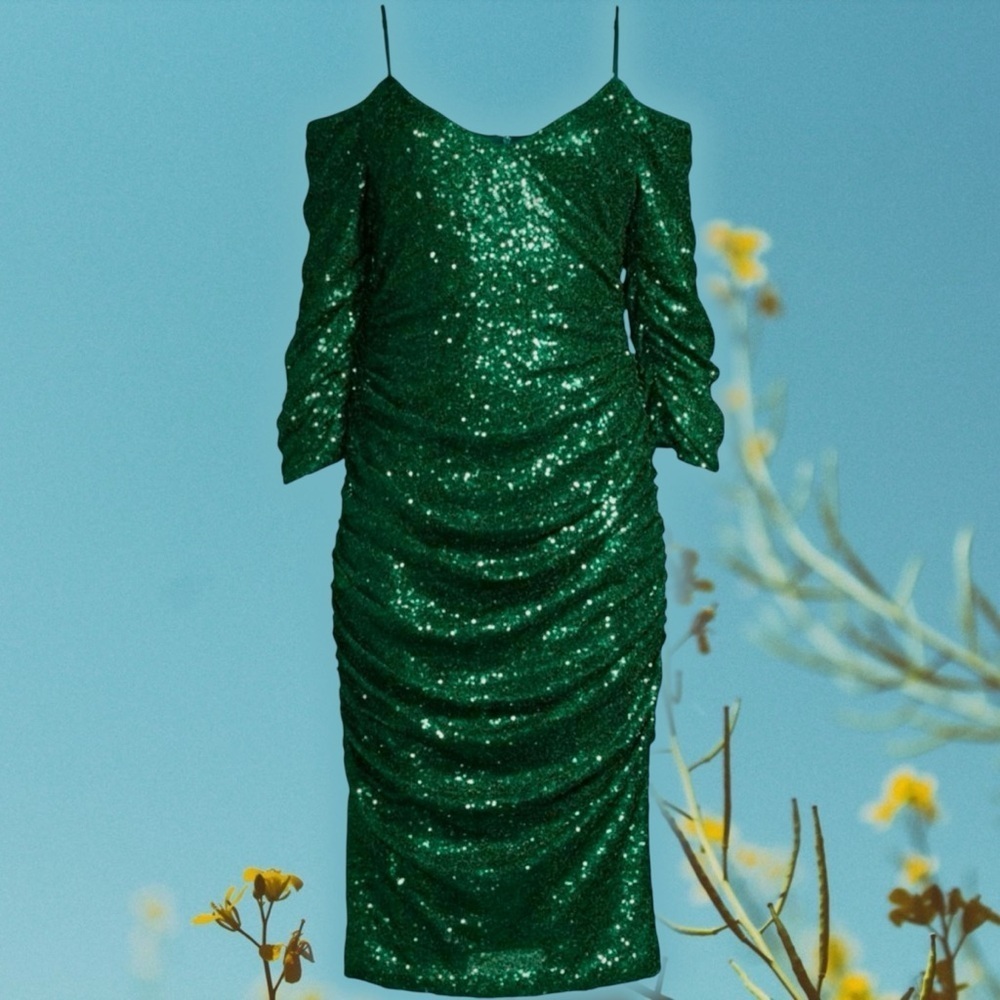 NWT Black Halo ‘Henley’ Off-The-Shoulder Sequin Midi Dress in “Emerald” Size 2